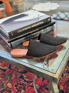 Huma Blanco Leather Black Braided Mules Slides Flats Size 37   7